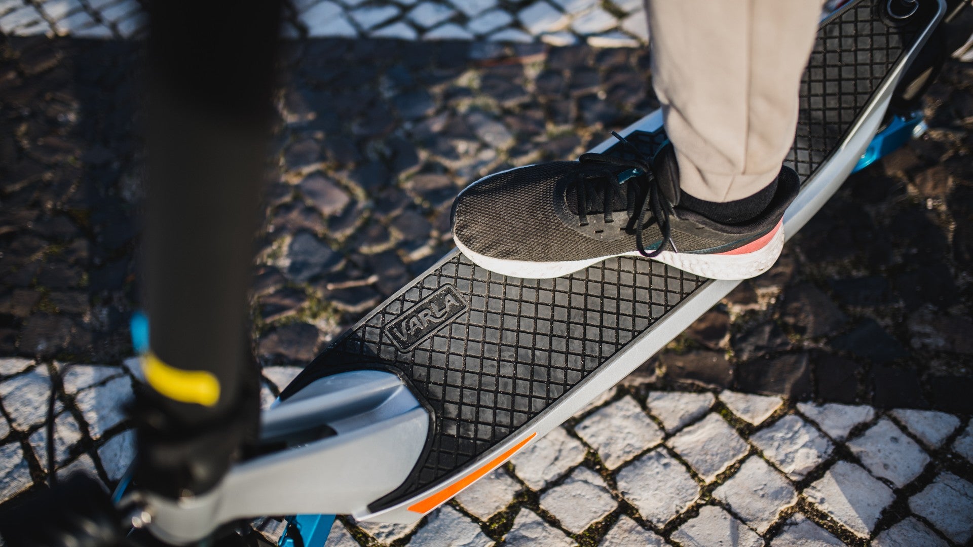 Stop Your Car, You Can Go Further With Varla Motor Scooter