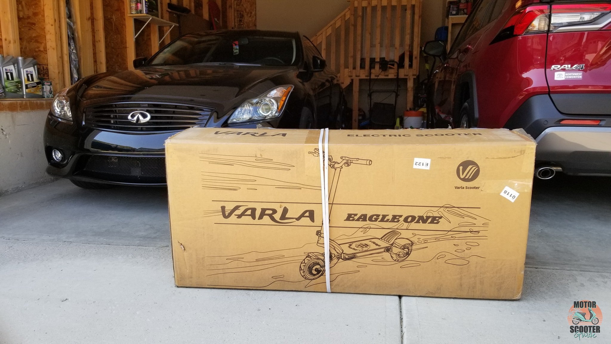 https://varlascooter.com/cdn/shop/articles/Varla-Eagle-One-Scooter-Review-2.jpg?v=1683696639