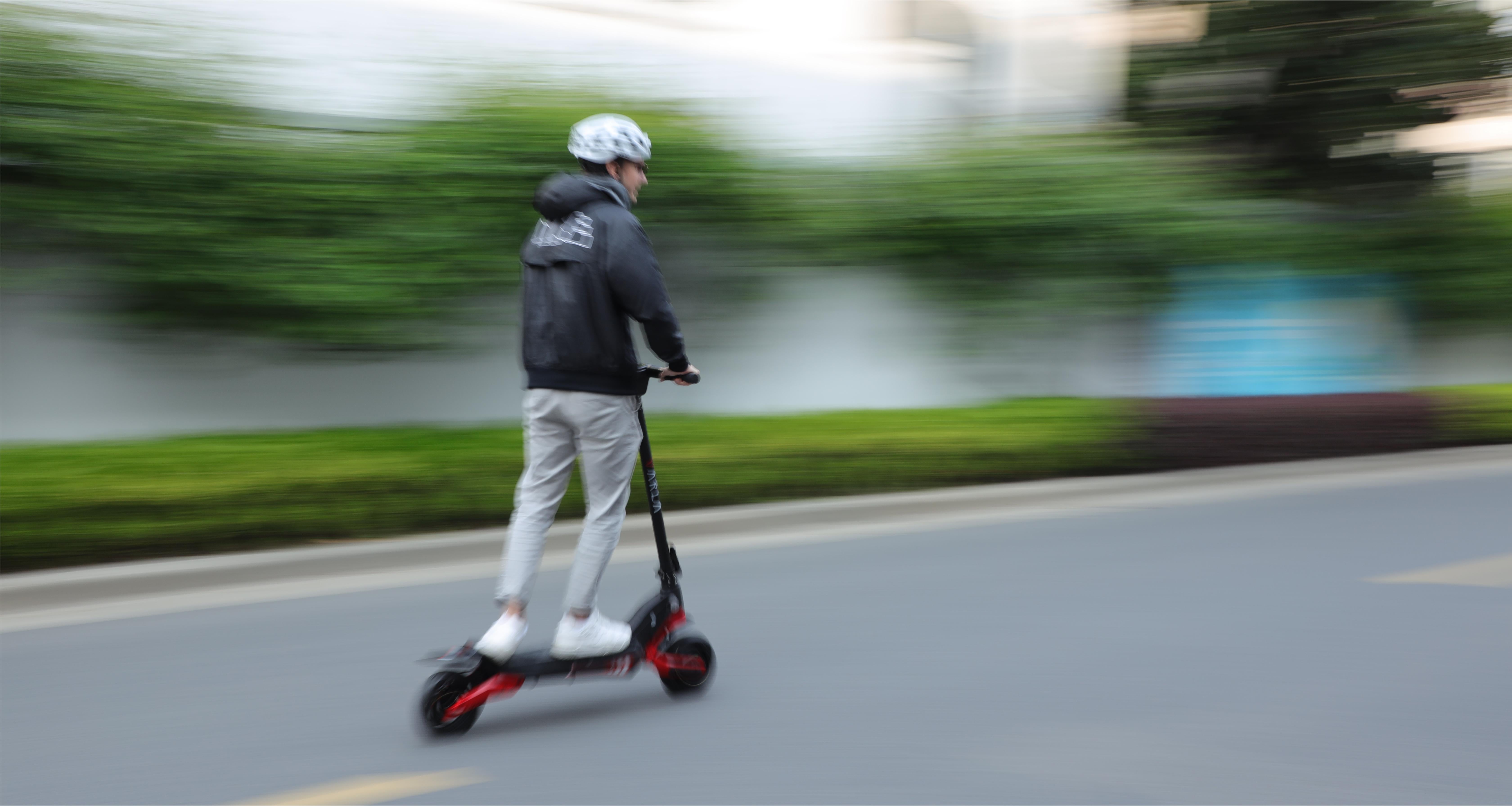 Varla electric scooter for commuter