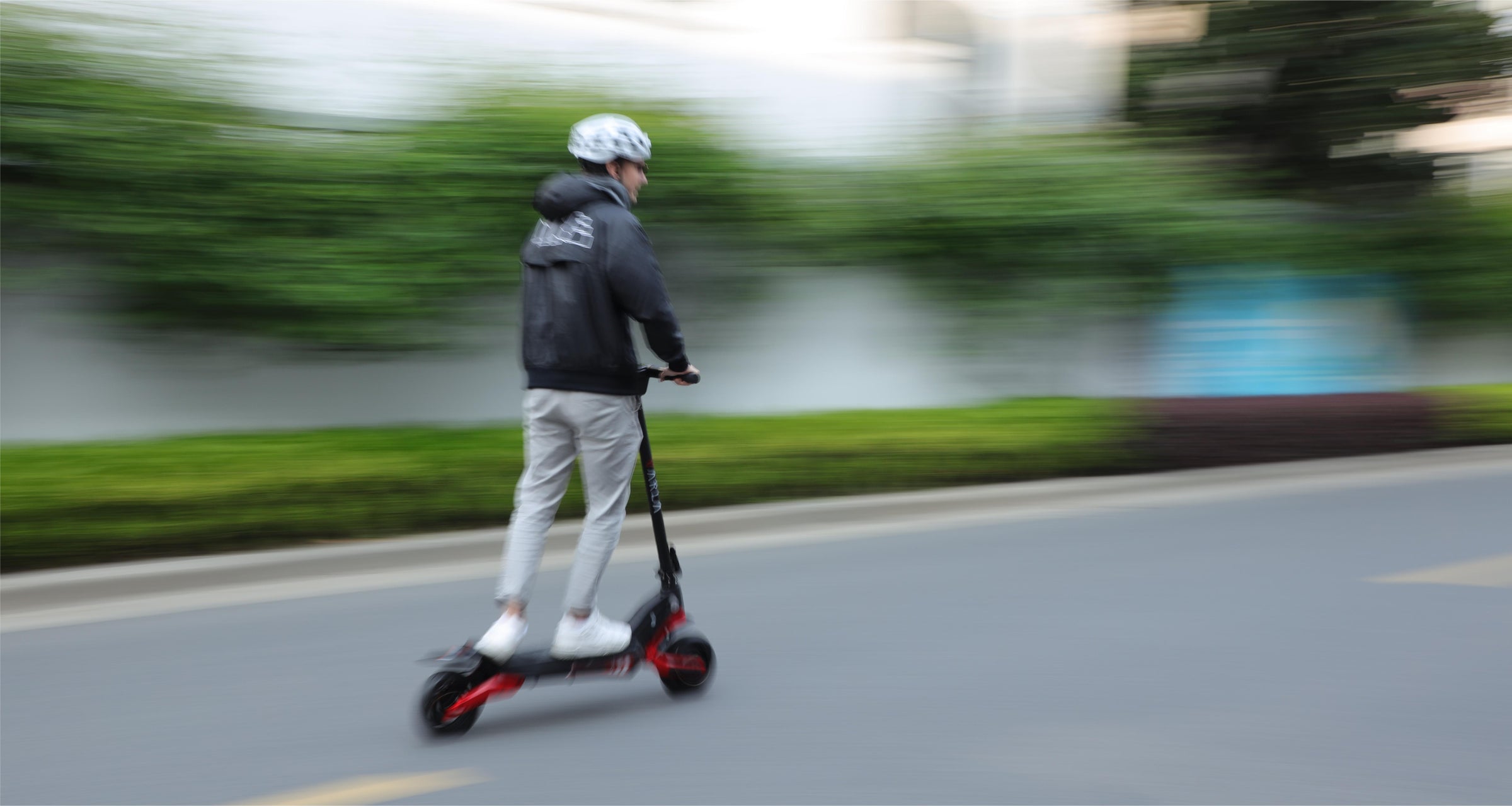 Varla electric scooter for commuter
